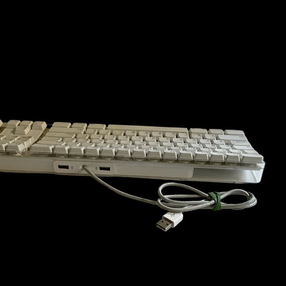 Apple 2005 Model # A1048 White/Clear Fully Functioning Wired Keyboard USB Ports - Picture 2 of 11